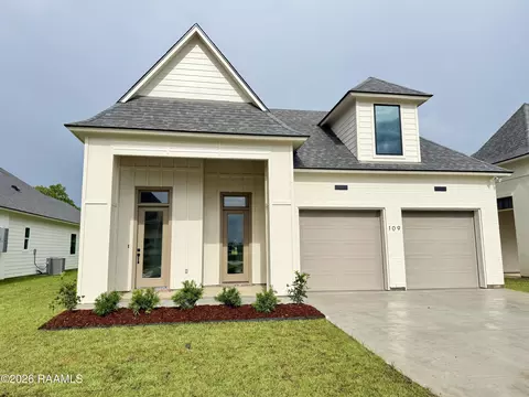 109 Cliffside Dr, Youngsville, LA 70592