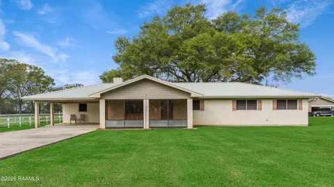 1826 Sawmill Hwy, Breaux Bridge, LA 70517