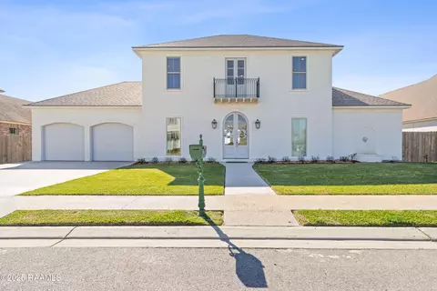 1044 The Lake Dr, Broussard, LA 70518