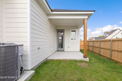 Exterior - 201 Boxview St, Scott, LA 70583 photo 7 of 13