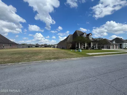 115 Snapping Ln, Broussard, LA 70518 photo 4