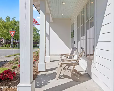 406 Annaberg Dr, Youngsville, LA 70592