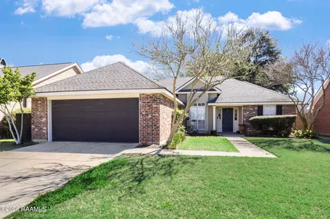104 Queensford Way, Youngsville, LA 70592