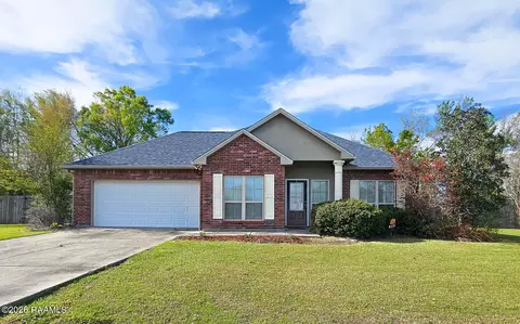 1019 Bridgetowne Ln, Breaux Bridge, LA 70517