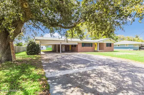 2304 Louisiana Dr, New Iberia, LA 70560