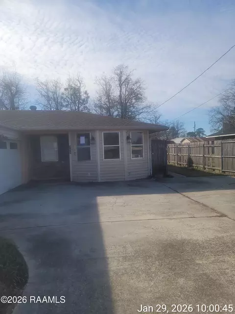 214 Ebony Dr, Opelousas, LA 70570