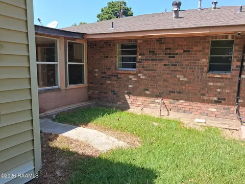 Exterior - 214 Ebony Dr, Opelousas, LA 70570 photo 4 of 4