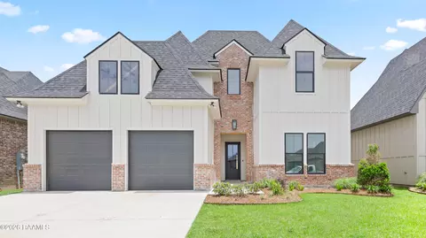 212 Amsterdam Ave, Youngsville, LA 70592