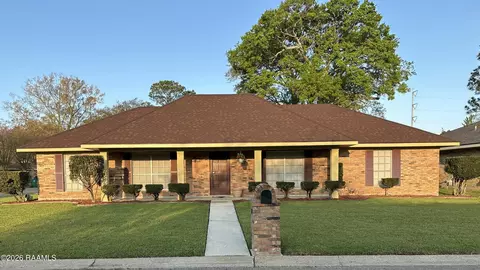 220 N Philo Dr, Lafayette, LA 70506