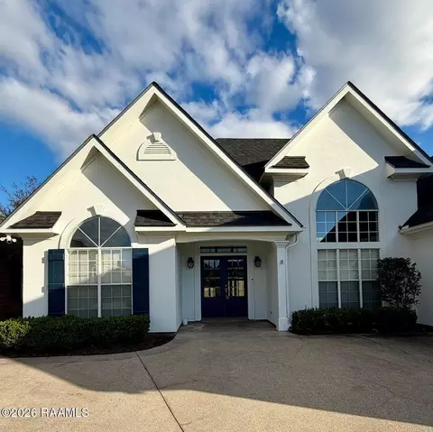 9 Steamboat Bnd, New Iberia, LA 70563