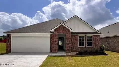 140 Lake Ridge Dr, Broussard, LA 70518