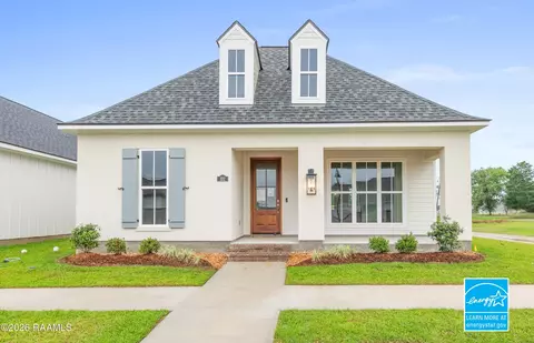 102 Harbourside Dr, Youngsville, LA 70592