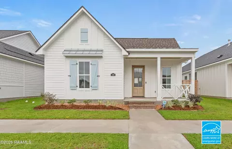 106 Harbourside Dr, Youngsville, LA 70592