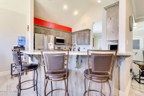 Kitchen - 111 Windrush Ln, Lafayette, LA 70506 photo 2 of 3