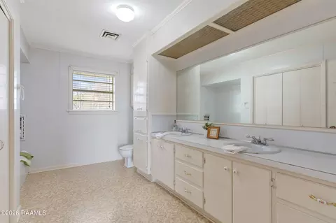 Bath - 208 S A St, Duson, LA 70529 photo 2 of 3