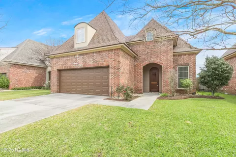 110 Fairwood Dr, Broussard, LA 70518