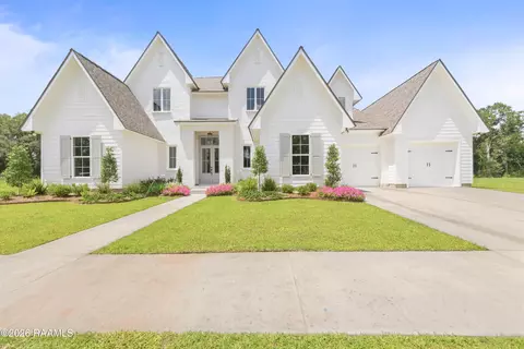 117 Leaning Oak Dr, Lafayette, LA 70508