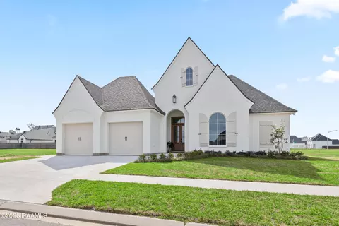102 Saltmeadow Ln, Lafayette, LA 70508