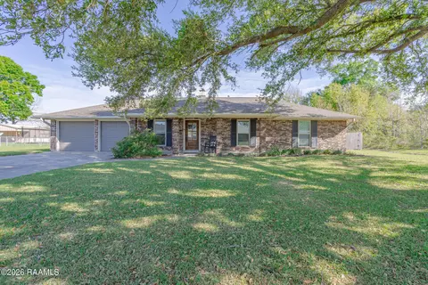 917 E Butler St, Rayne, LA 70578
