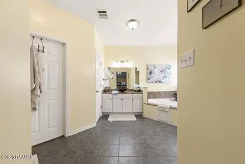 Entry Way - 3525 W Gloria Switch Rd, Church Point, LA 70525 photo 2 of 2
