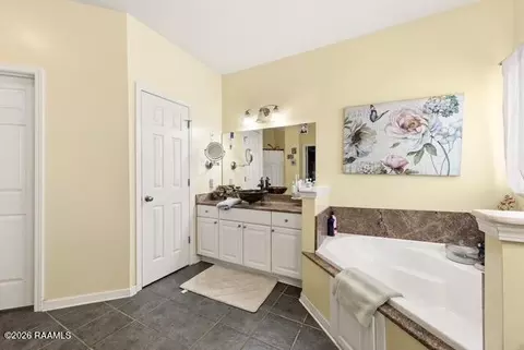 Bath - 3525 W Gloria Switch Rd, Church Point, LA 70525 photo 1 of 3