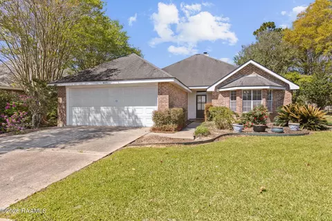 403 N Rushmore Ln, Youngsville, LA 70592