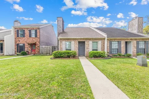 107 Williamsburg Cir #E, Lafayette, LA 70508