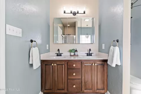 Bath - 107 Cezanne Dr, Rayne, LA 70578 photo 1 of 1