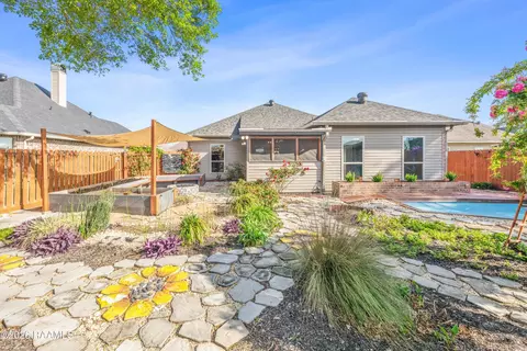 Exterior - 107 Cezanne Dr, Rayne, LA 70578 photo 8 of 12
