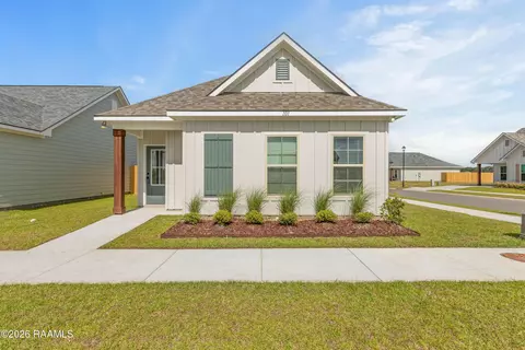 101 Foxglove Way, Youngsville, LA 70592