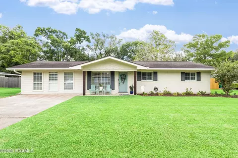 106 Maple Dr, Lafayette, LA 70506