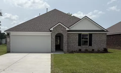 112 Lake Oak Dr, Lafayette, LA 70507