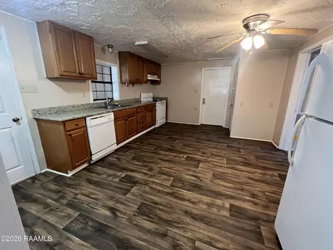Kitchen - 911 Sunset St, Scott, LA 70583 photo 1 of 1