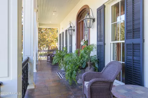 107 Western Ln, Lafayette, LA 70507