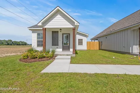 107 Foxglove Ln, Youngsville, LA 70592