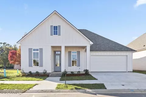 111 Porch View Dr, Lafayette, LA 70508
