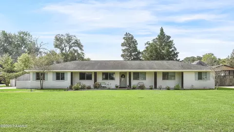 317 Silverbell Pkwy, Lafayette, LA 70508