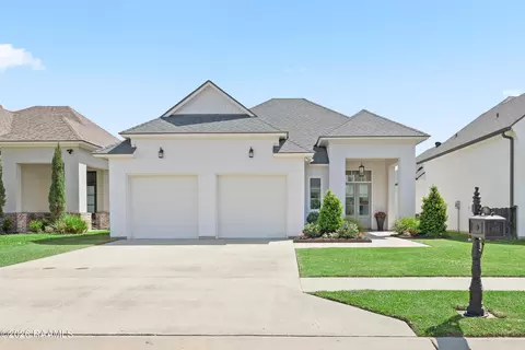 228 Santander Dr, Youngsville, LA 70592
