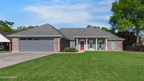 707 Astor Place Dr, New Iberia, LA 70563