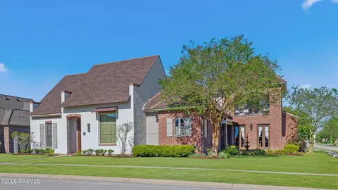 100 Candlewood Dr, Lafayette, LA 70508