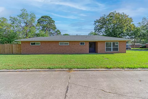 801 Vicnaire St, New Iberia, LA 70563