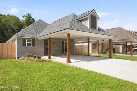 217 Camerons Cove Dr, Carencro, LA 70520