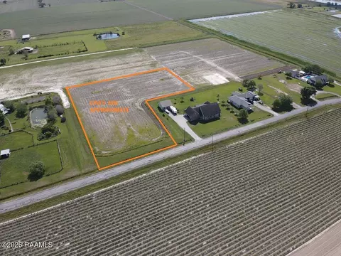 Enis Road, Maurice, LA 70555