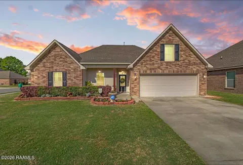 310 Cascade Water Ln, Broussard, LA 70518
