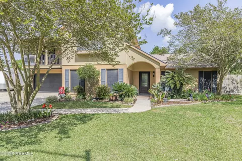 102 Longwood Dr, Lafayette, LA 70508