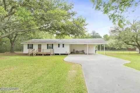14239 Saint Elmo Rd, Erath, LA 70533
