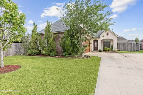 103 Heron Point Dr, Broussard, LA 70518