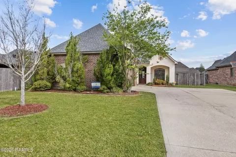 103 Heron Point Dr, Broussard, LA 70518