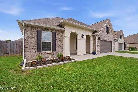 102 Sugar Crest Dr, Youngsville, LA 70592