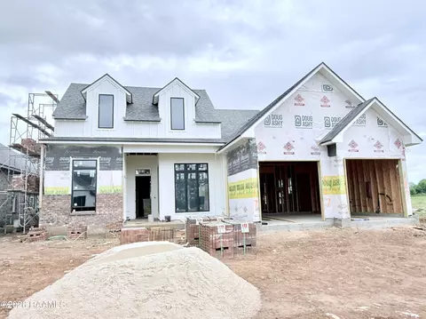 117 Fountain Mdw Dr, Broussard, LA 70518